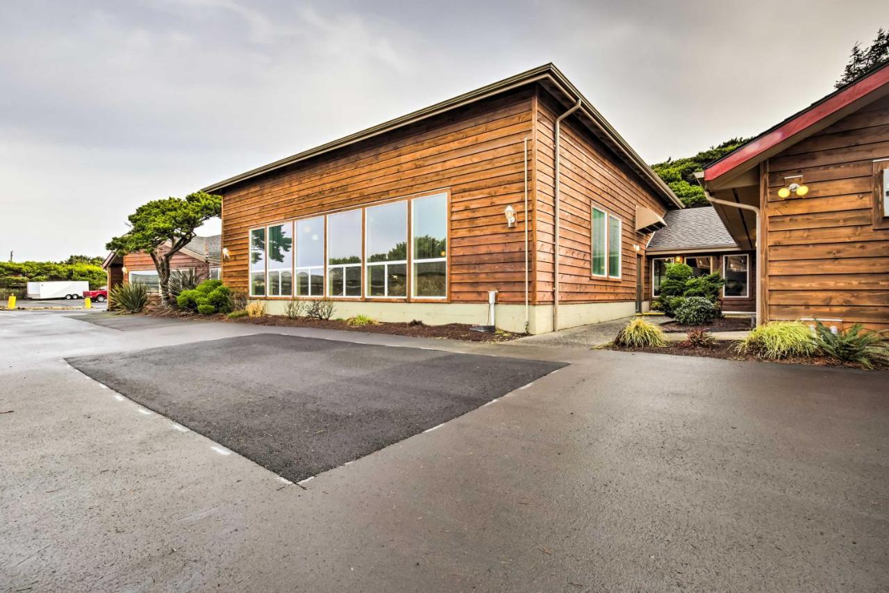 Comfortable Lincoln City Condo With Patio And Views! Eksteriør billede